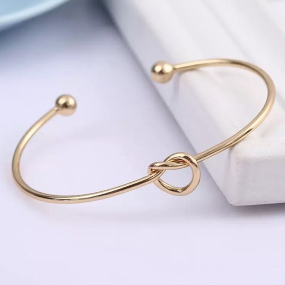 🎉 New Gold Plated Knot Bangle Bracelet